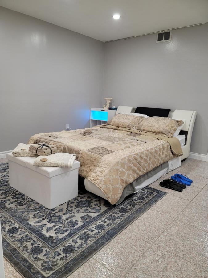 Falstaff Home 토론토 외부 사진